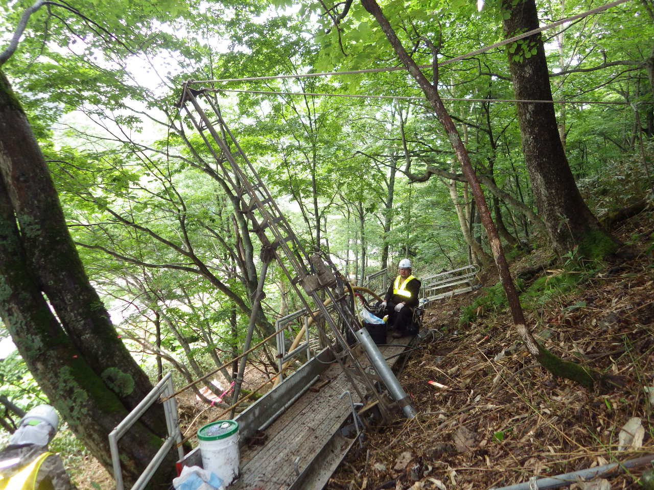 一般国道236号 広尾町 トヨイ雪崩予防柵設置工事 株式会社フクタ