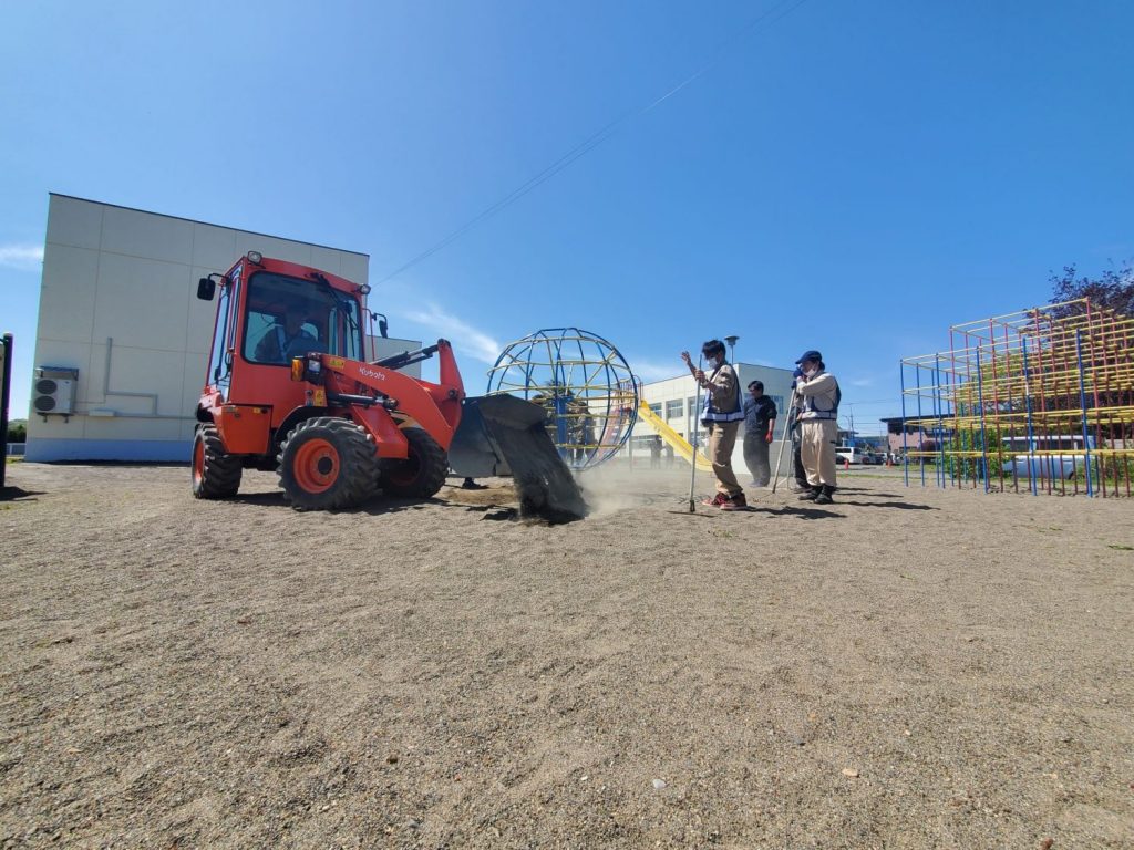 浦幌小学校環境整備作業に参加